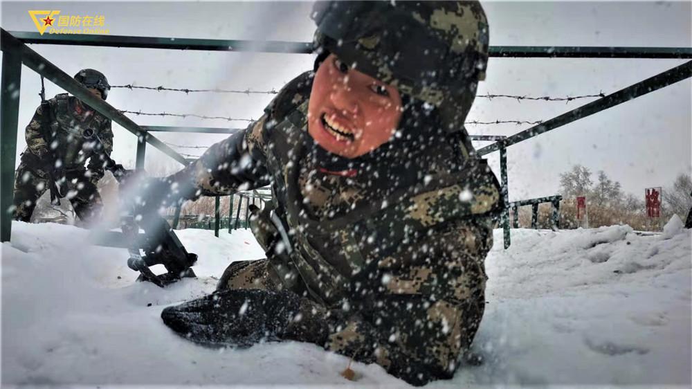 超燃混剪！茫茫雪野寒风刺骨，一起来看武警官兵热血练兵