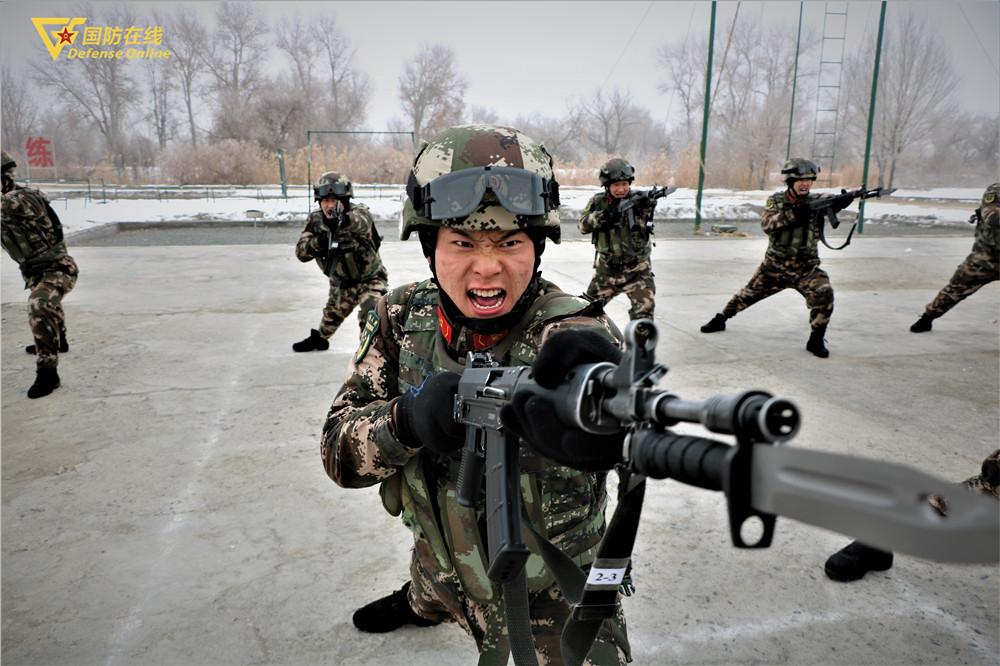 超燃混剪！茫茫雪野寒风刺骨，一起来看武警官兵热血练兵