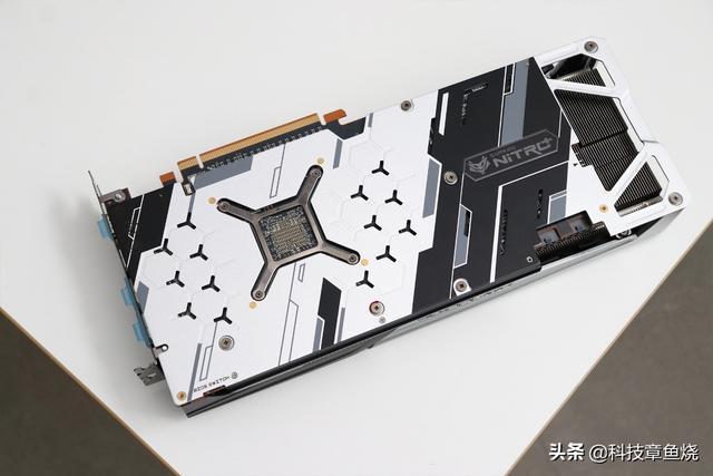 给视频剪辑电脑堆性能，AMD 3800X一点都不含糊